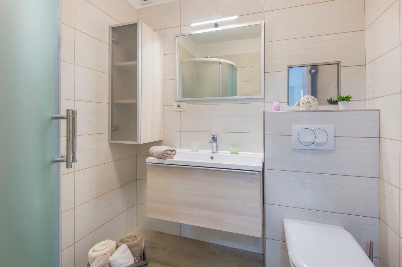 Apartment Dora Rabac Exteriör bild
